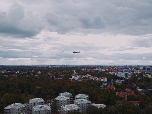 Nowa rzeźba Oskara Zięty wśród Apartamentów przy Parku Szczytnickim we Wrocławiu